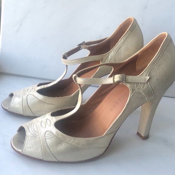 Marc Jacobs T-Strap Heels in Gold Champagne EUC - Picture 5 of 15